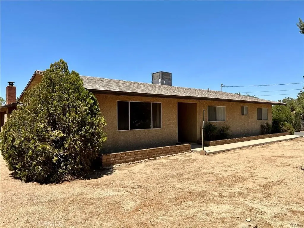 8978 7th, Hesperia, CA — listing photo 1