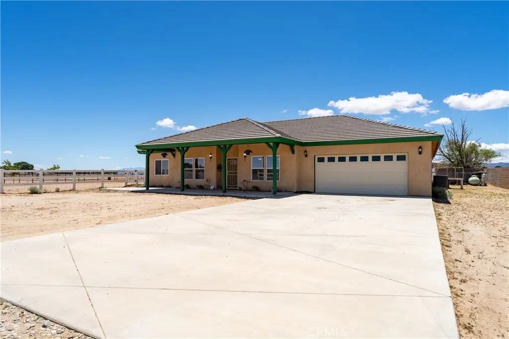 8224 W Avenue D4, Lancaster, CA — listing photo 1