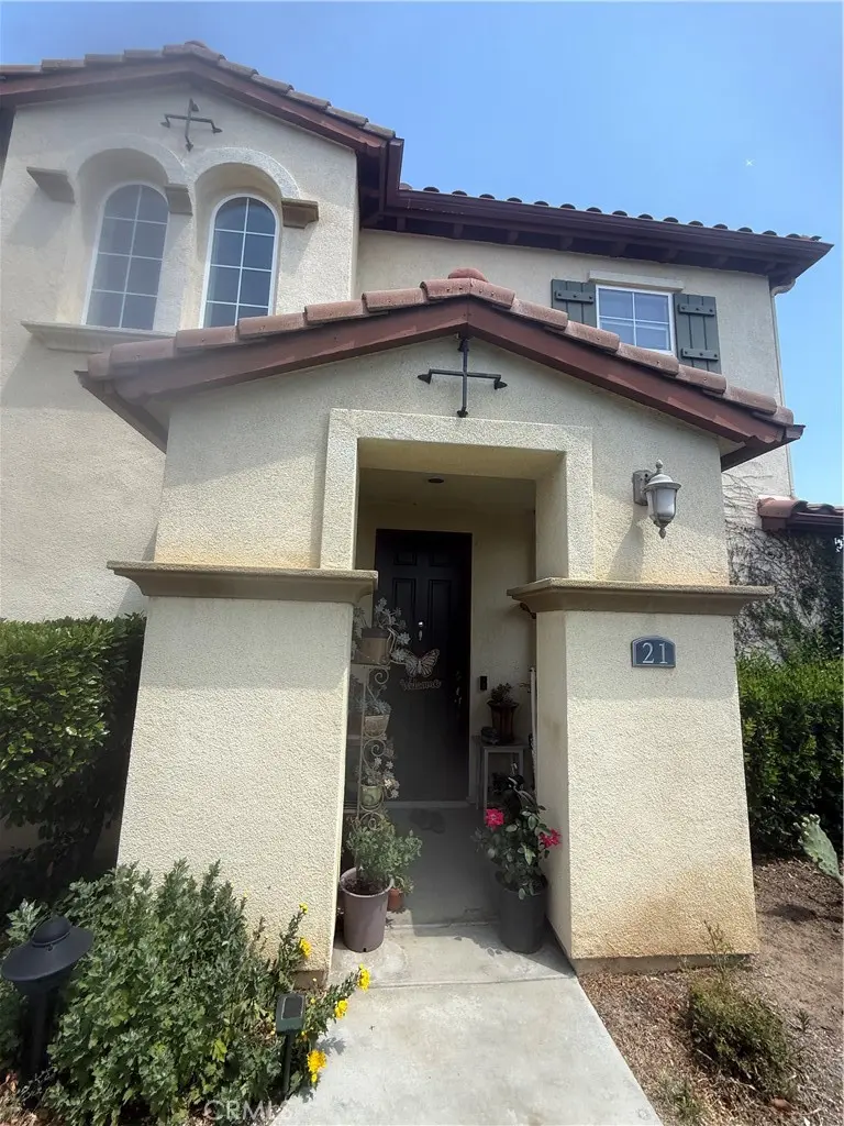 2750 E Oak Hill 21, Ontario, CA — listing photo 1