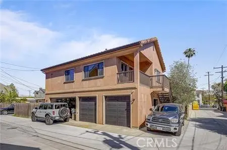 Condominium for rent at 1581 Tustin Avenue, Costa Mesa, CA featuring 2 beds and 2 baths