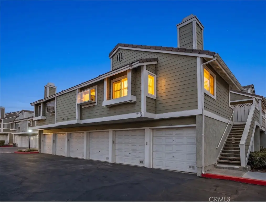 Condominium for sale at 40 Hollyhock, Aliso Viejo, CA featuring 1 bed and 1 bath