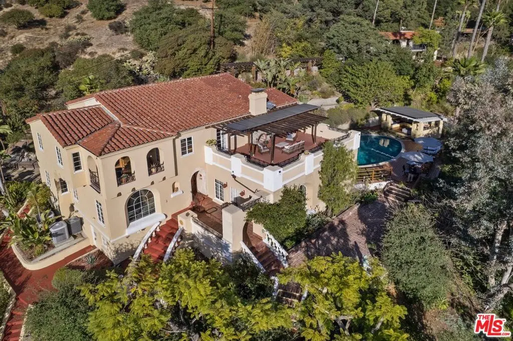 Residential Lease for rent at 2856 Glendower Avenue, Los Angeles, Los Angeles County, CA featuring 6 beds and 6 baths