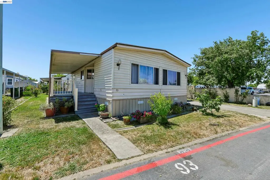 820 N Lincoln Way, Galt, CA — listing photo 1