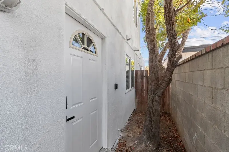 Duplex for rent at 1578 S San Bernardino, Costa Mesa, CA featuring 2 beds and 2 baths