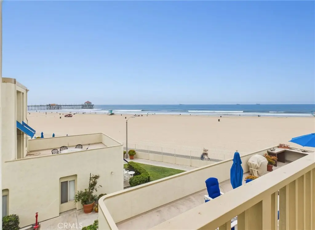 Condominium for rent at 711 Pacific Coast Highway 325, Huntington Beach, CA featuring 2 beds and 1 bath