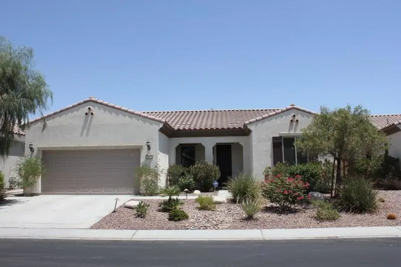 Single Family Residence for rent at 81672 Avenida Viesca, Indio, CA featuring 3 beds and 2 baths