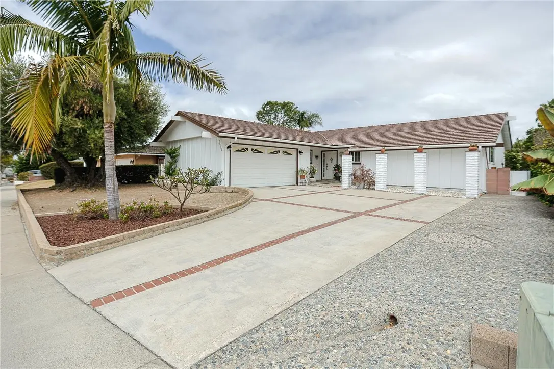 25532 Charlemagne, Laguna Hills, CA — listing photo 1