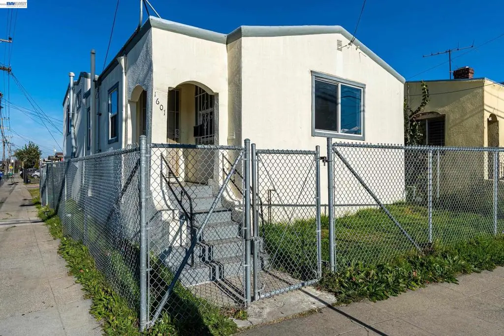 Single Family Residence for sale at 1601 79th avenue, Oakland, CA featuring 2 beds and 1 bath