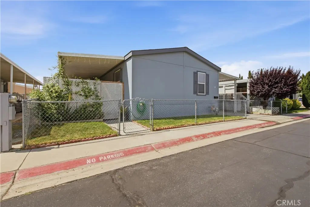 2545 E Avenue I, Lancaster, CA — listing photo 1