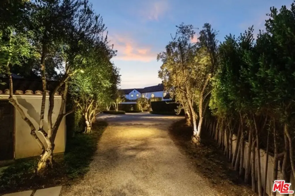 Residential Lease for rent at 8159 Hollywood Boulevard, West Hollywood, Los Angeles County, CA featuring 9 beds and 14 baths