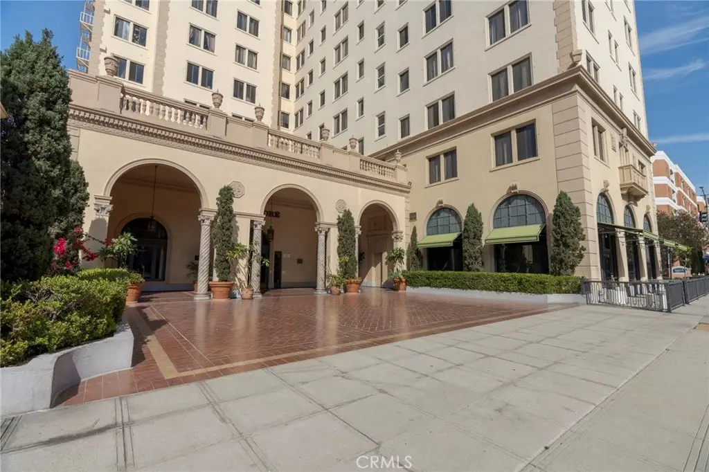 Condominium for sale at 315 W 3rd 212, Long Beach, CA and 1 bath