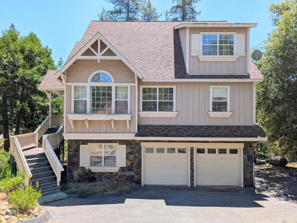 12021 Valenta Way, Groveland, CA — listing photo 1