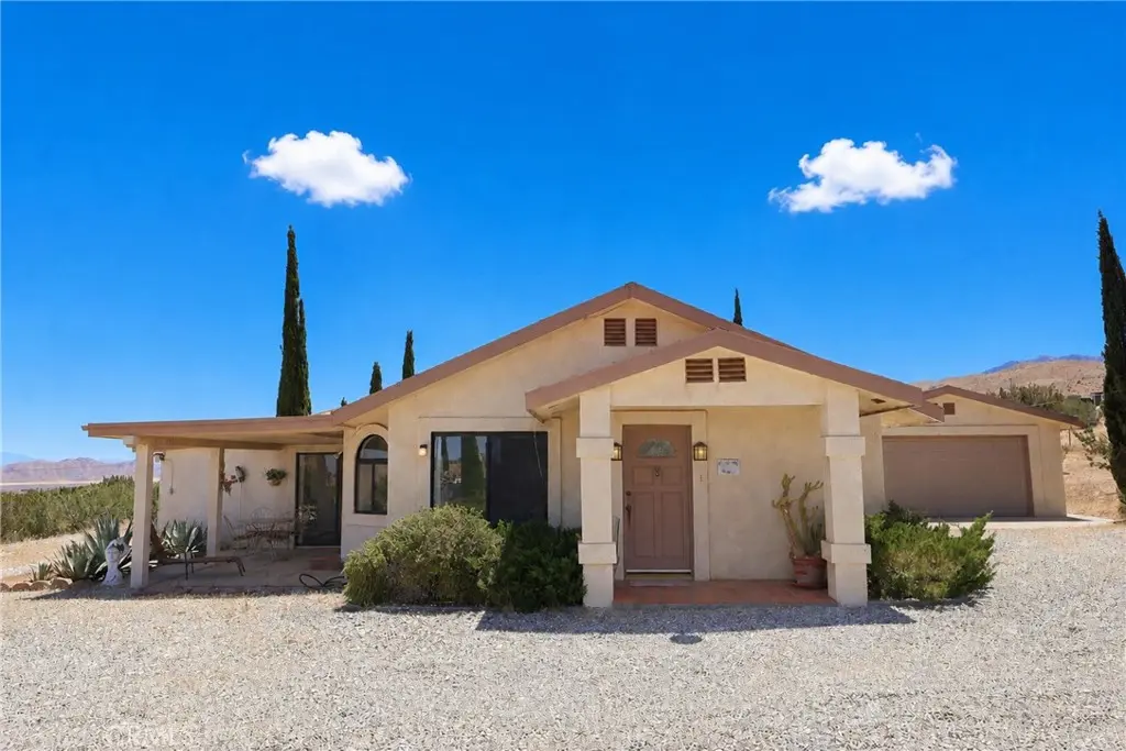 25274 Skyline, Apple Valley, CA — listing photo 1