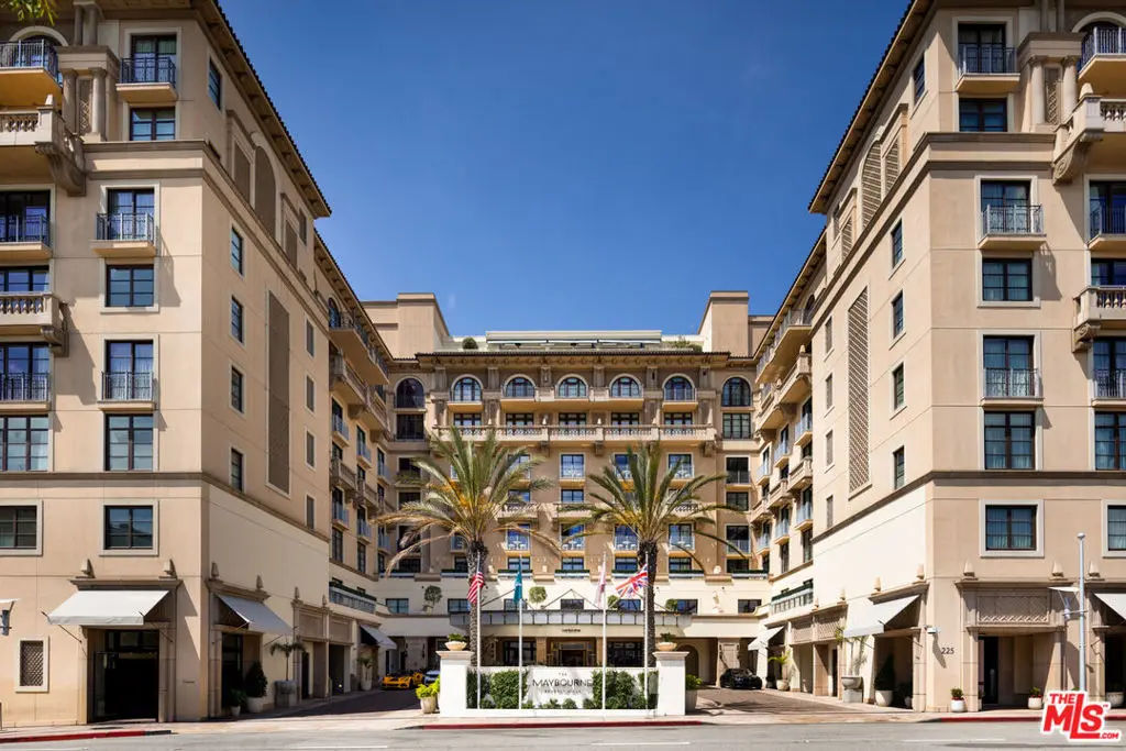 Condominium for sale at 225 N Canon Drive 7D, Beverly Hills, CA featuring 4 beds and 5 baths