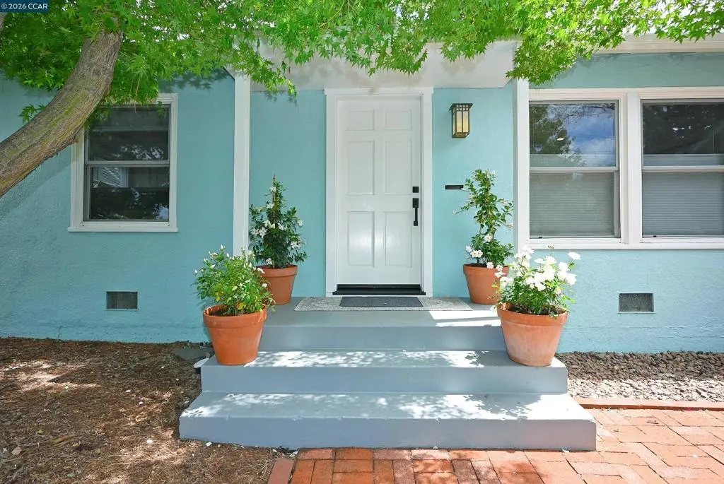 Single Family Residence for sale at 2831 Bonifacio St., Concord, CA featuring 2 beds and 1 bath