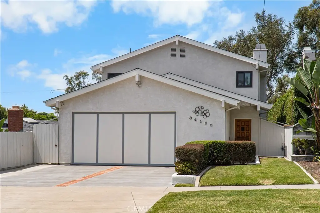 Single Family Residence for rent at 34155 Camino El Molino, Dana Point, CA featuring 3 beds and 3 baths