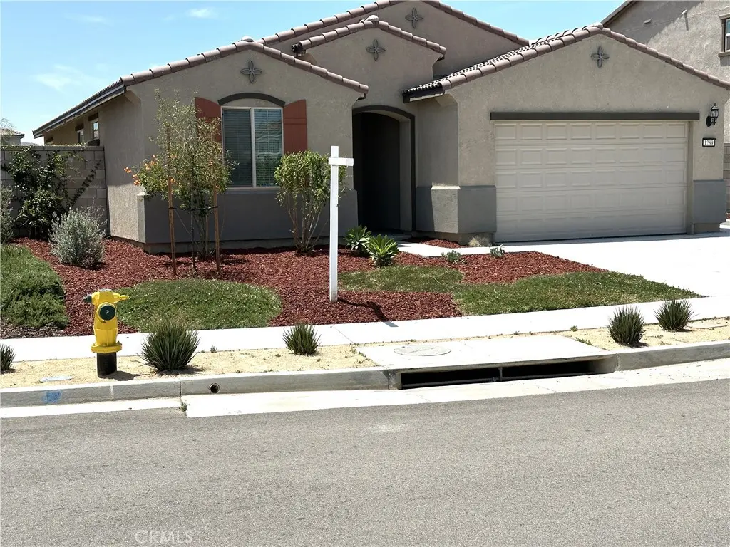 Single Family Residence for sale at 1289 Kingfisher, Hemet, CA featuring 4 beds and 2 baths