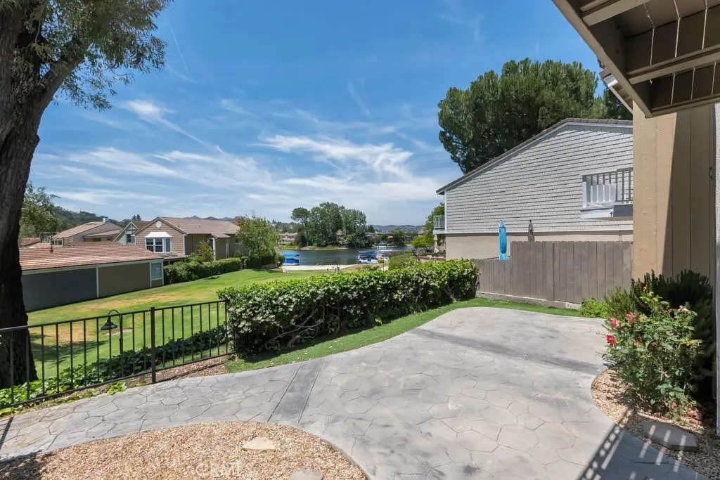 32124 Beachlake Lane, Westlake Village, CA — listing photo 1