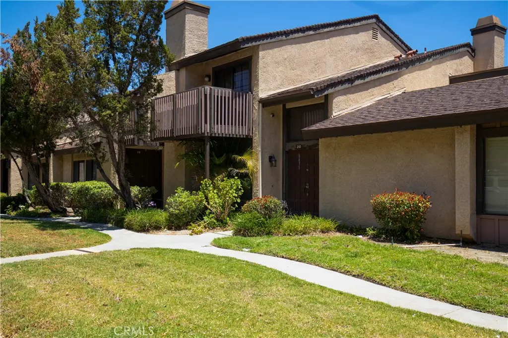 8430 Winnetka Avenue 20, Winnetka, CA — listing photo 1