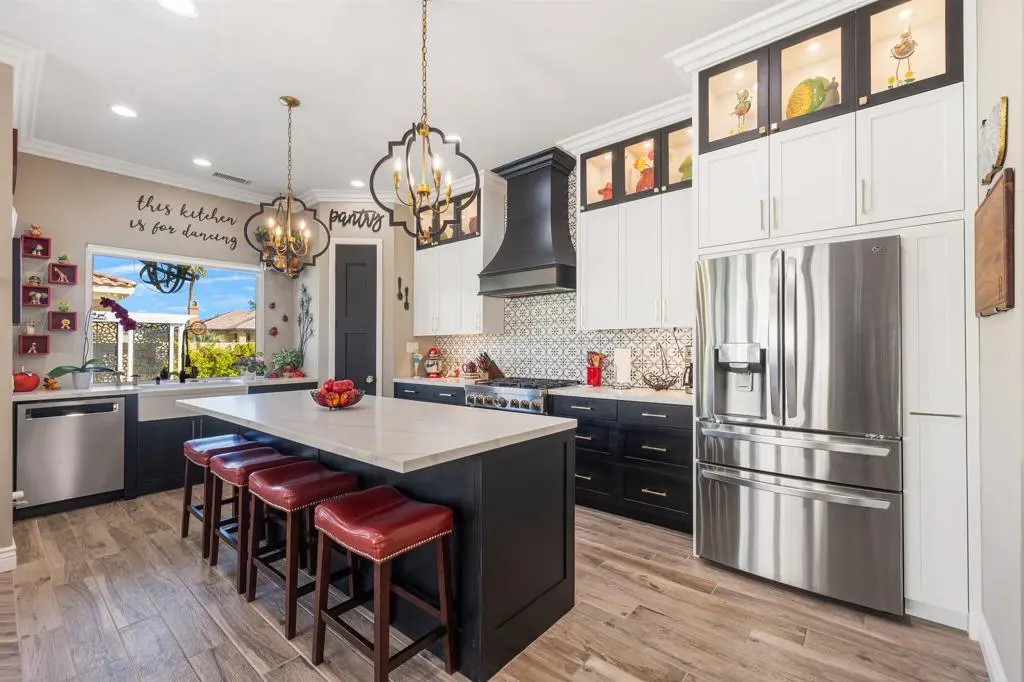 Residential for sale at 4 Lake Como Court, Rancho Mirage, Riverside County, CA featuring 3 beds and 4 baths