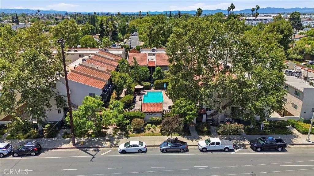 7439 Woodman Avenue 54, Van Nuys, CA — listing photo 1