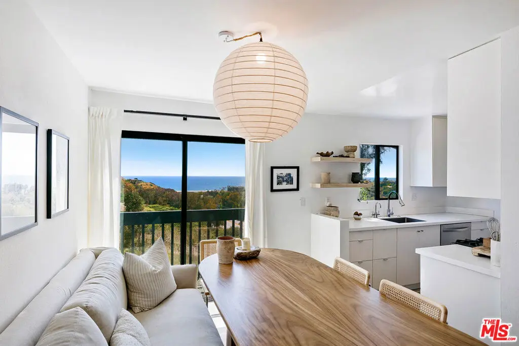 Condominium for rent at 29239 HEATHERCLIFF Road 4, Malibu, CA featuring 2 beds and 3 baths