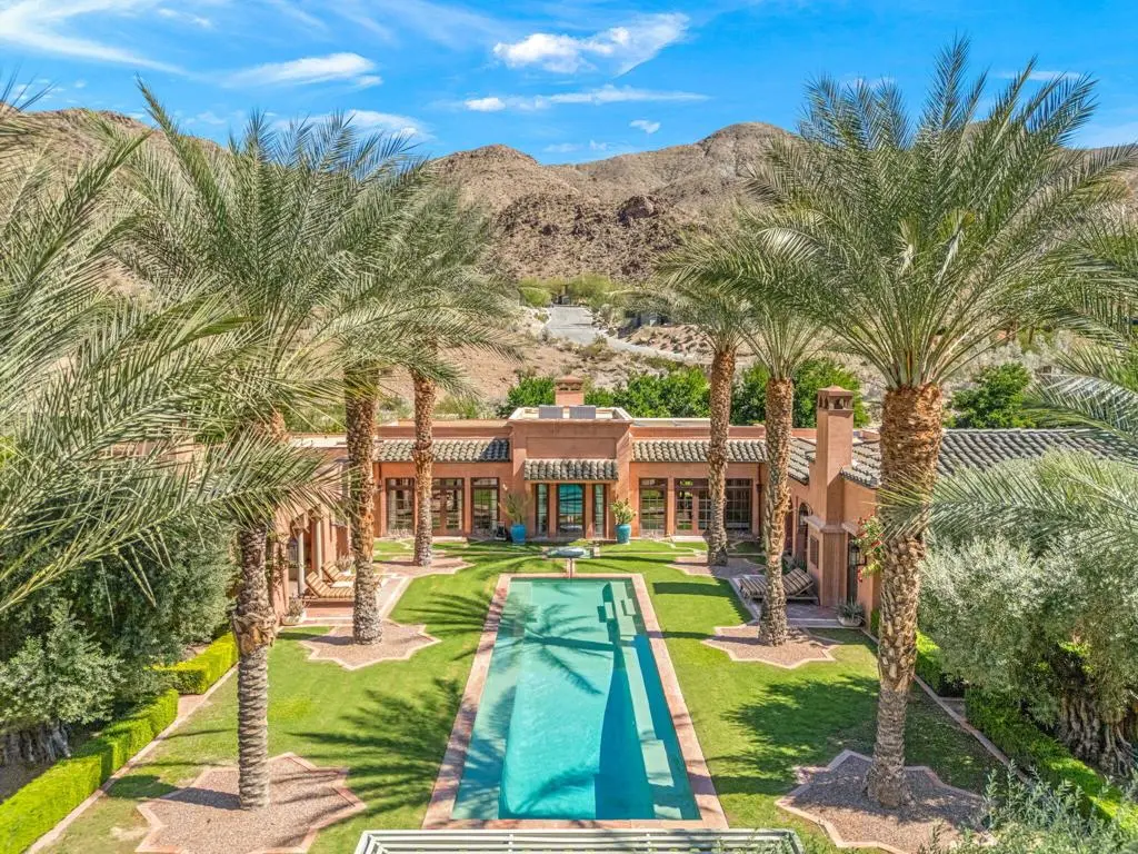 Residential Lease for rent at 1650 Avenida Sevilla, Palm Springs, Riverside County, CA featuring 5 beds and 6 baths