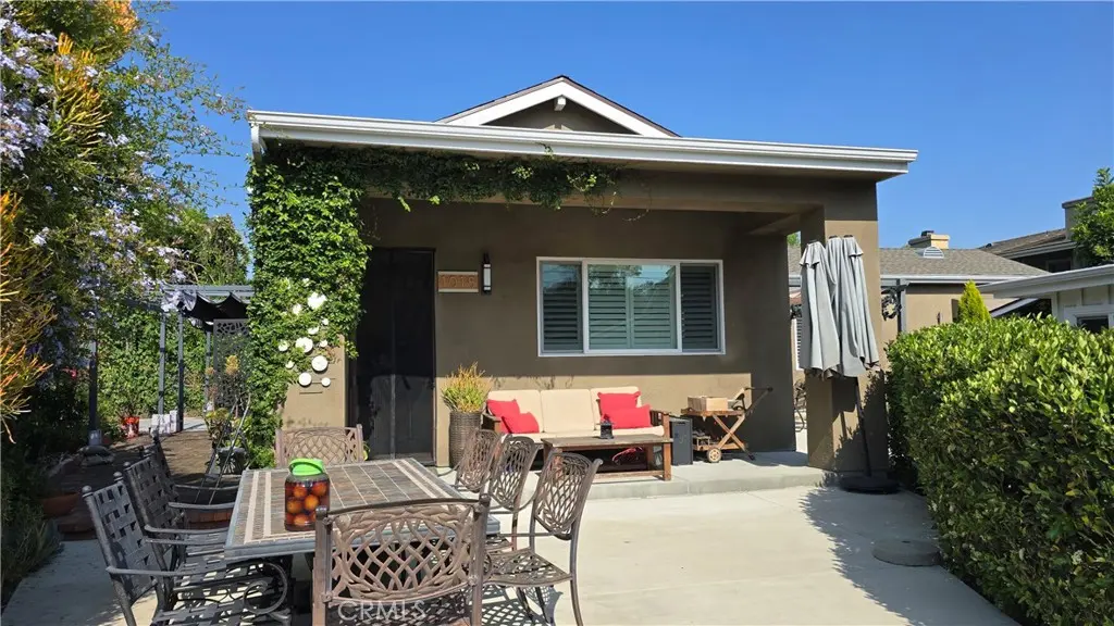Residential Lease for rent at 1018 La Presa Drive, Pasadena, Los Angeles County, CA featuring 3 beds and 2 baths