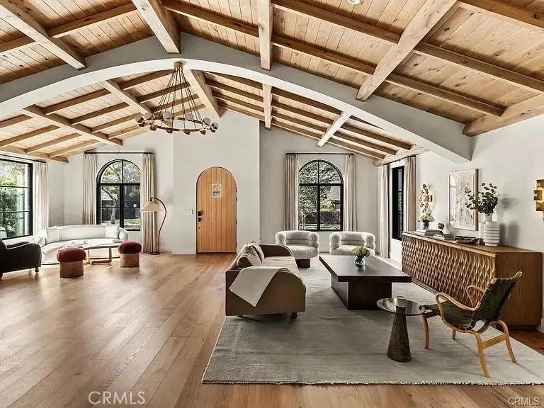 Residential Lease for rent at 738 San Lorenzo, Santa Monica, Los Angeles County, CA featuring 5 beds and 6 baths