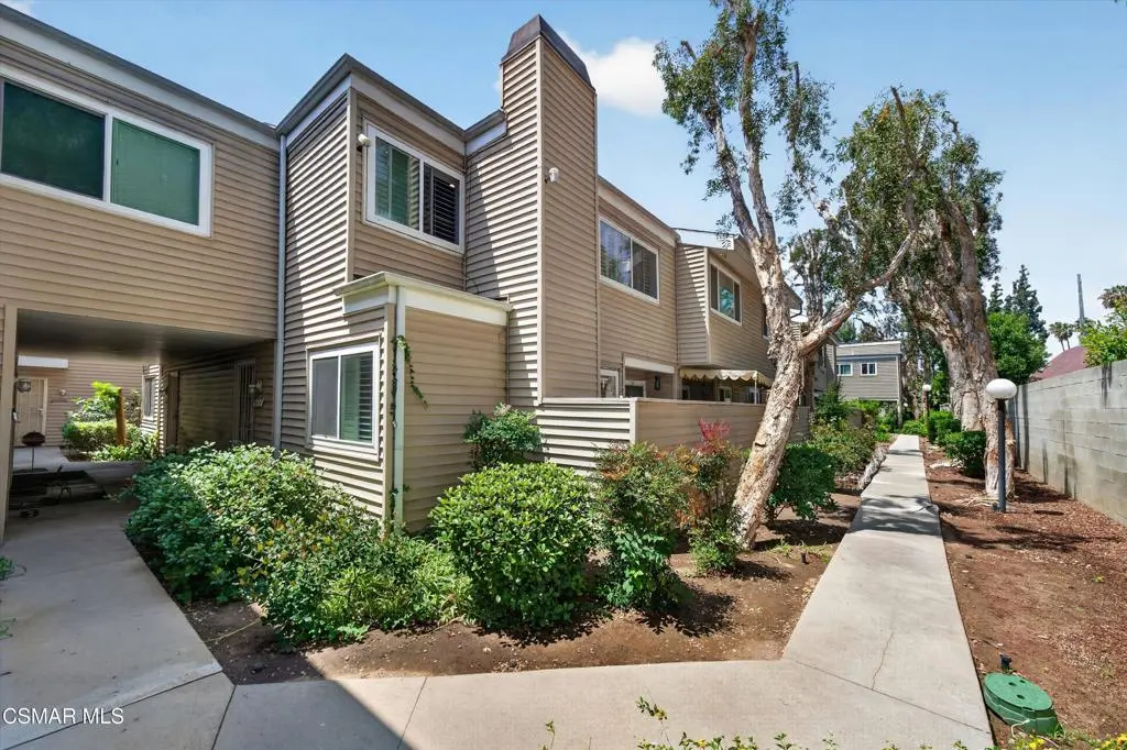 9946 Sepulveda Boulevard 4, San Fernando, CA — listing photo 1