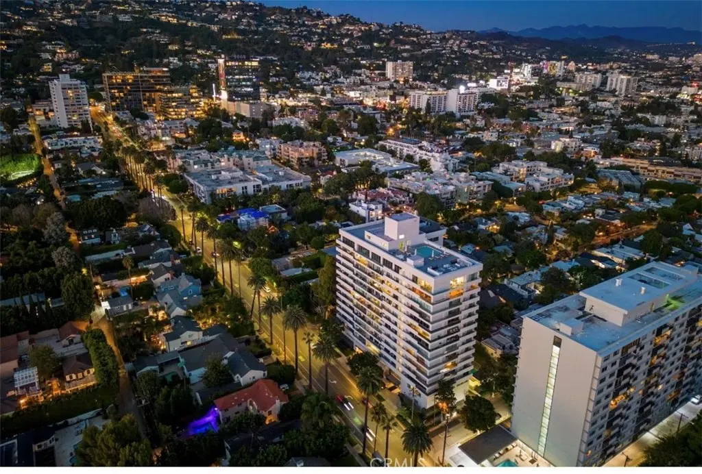 Residential Lease for rent at 838 N Doheny Drive 804, West Hollywood, Los Angeles County, CA featuring 1 bed and 1 bath