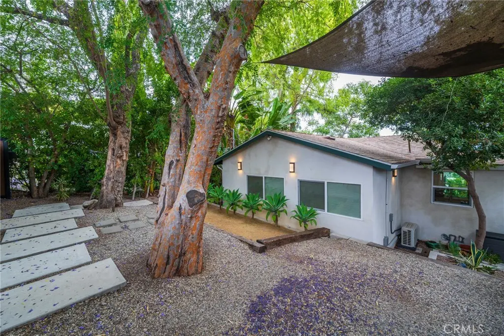Residential Lease for rent at 526 Crane, Los Angeles, Los Angeles County, CA featuring 2 beds and 2 baths