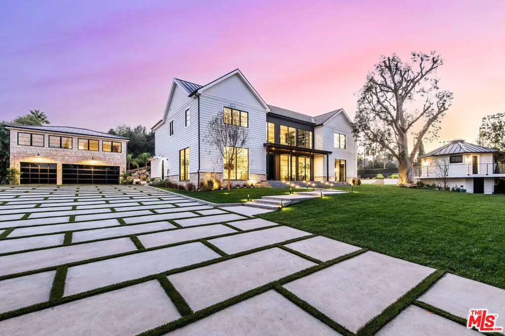 18762 Wells Drive, Tarzana, CA — listing photo 1