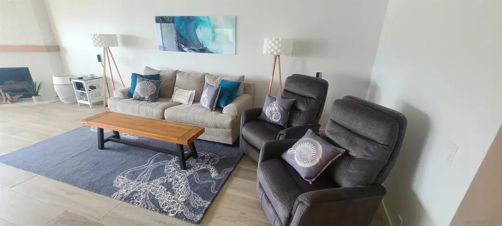 Single Family Residence for rent at 9 Antigua Ct, Coronado, CA featuring 2 beds and 2 baths