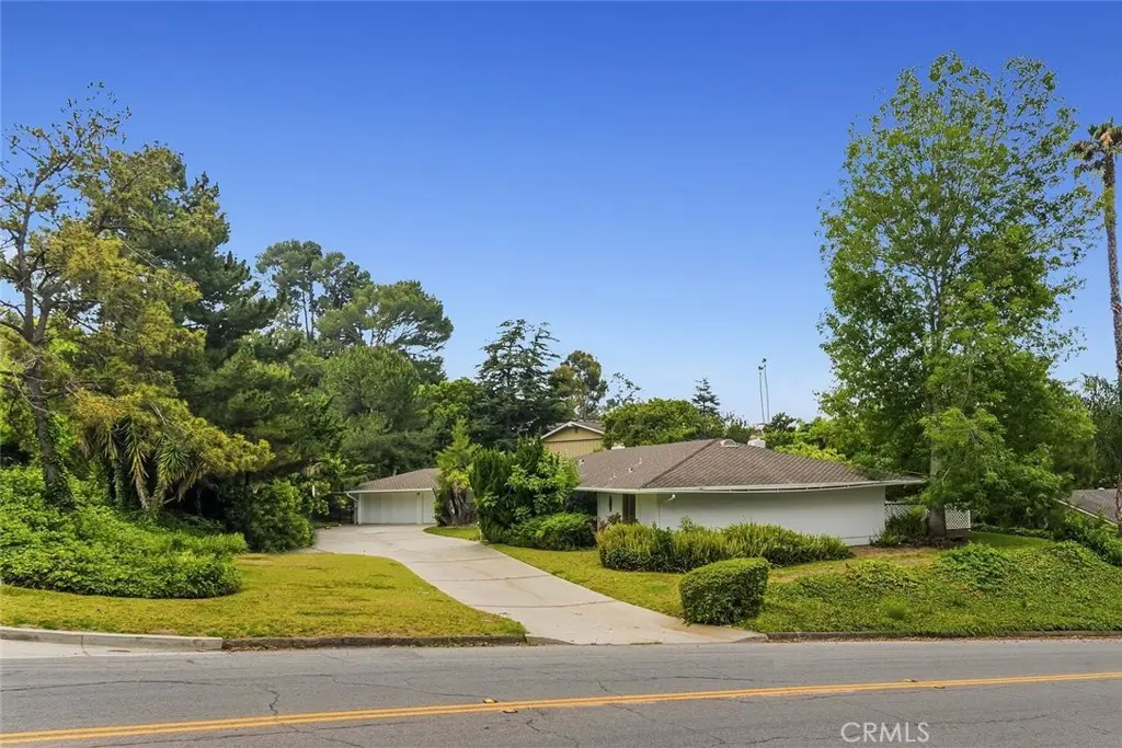 975 Valley Vista Drive, Camarillo, CA — listing photo 1