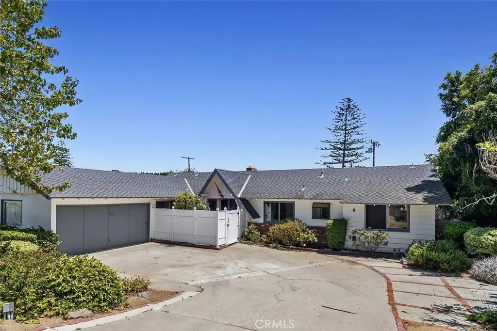 Single Family Residence for sale at 4 Mansfield Lane, Camarillo, CA featuring 5 beds and 3 baths