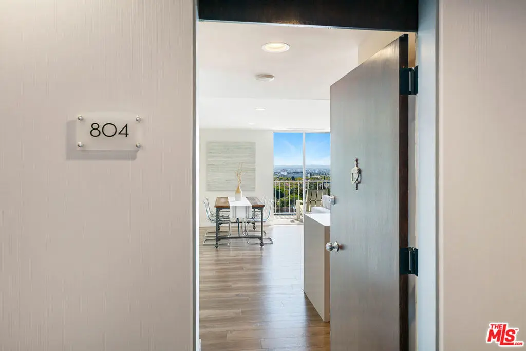 Condominium for sale at 2160 Century Park East 804, Los Angeles, CA featuring 1 bed and 1 bath