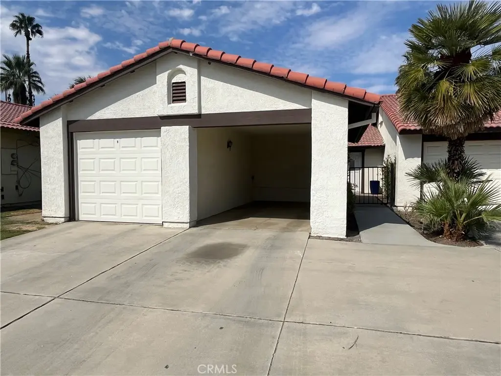 Residential Lease for rent at 43342 Callaway Court B, Palm Desert, Riverside County, CA featuring 2 beds and 2 baths