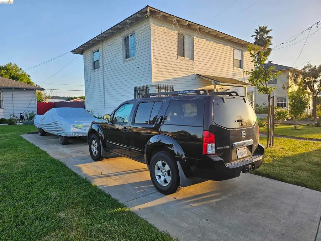 Condominium for sale at 154 West Chanslor ave, Richmond, CA featuring 2 beds and 1 bath