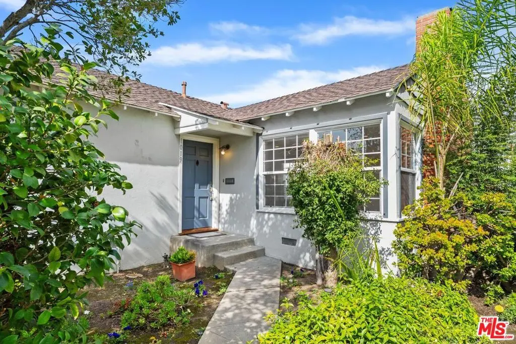 Single Family Residence for rent at 1019 Amherst Avenue, Los Angeles, CA featuring 2 beds and 1 bath