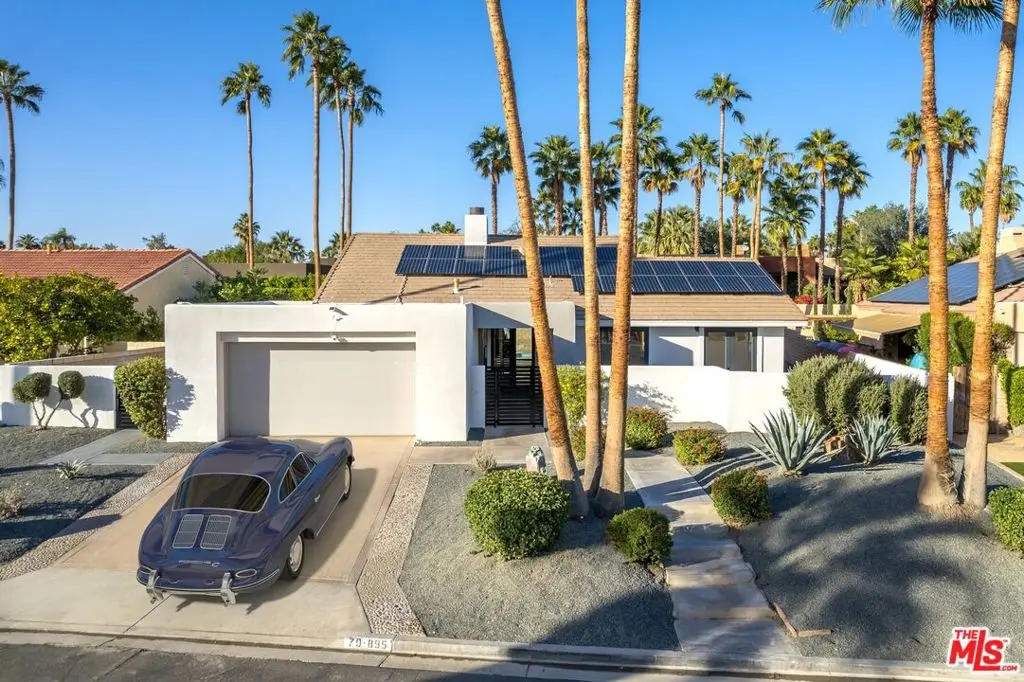 Single Family Residence for rent at 70895 Ironwood Drive, Rancho Mirage, CA featuring 4 beds and 3 baths