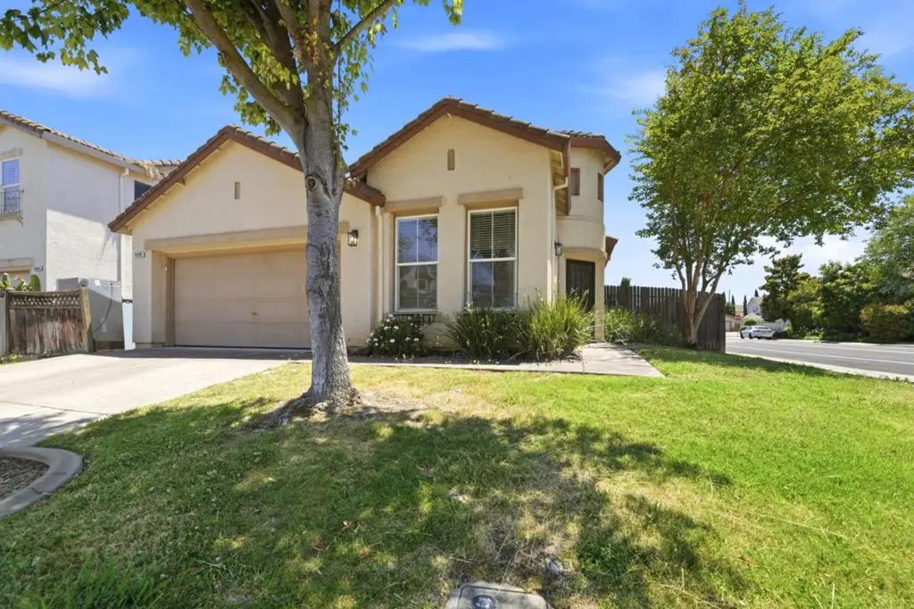 9400 Trolio Way, Elk Grove, CA — listing photo 1