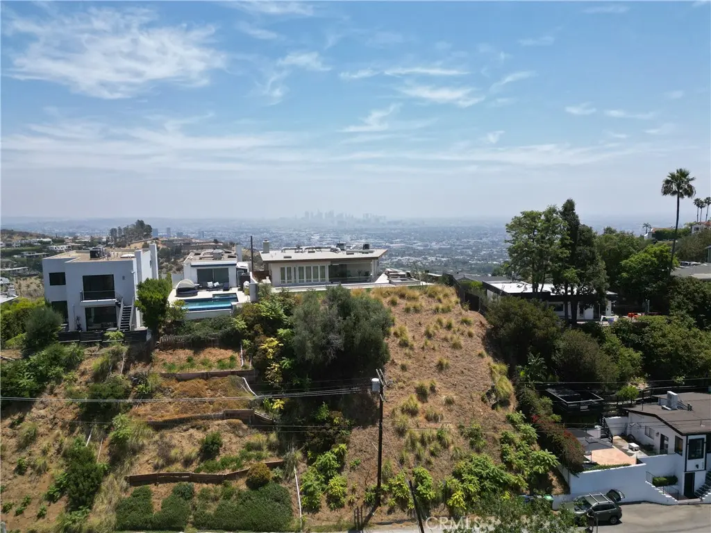 8220 Mannix, Los Angeles, CA — listing photo 1