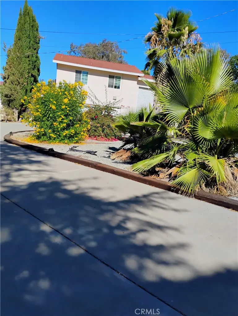 Apartment for rent at 271 Park Avenue, Banning, CA featuring 1 bed and 1 bath