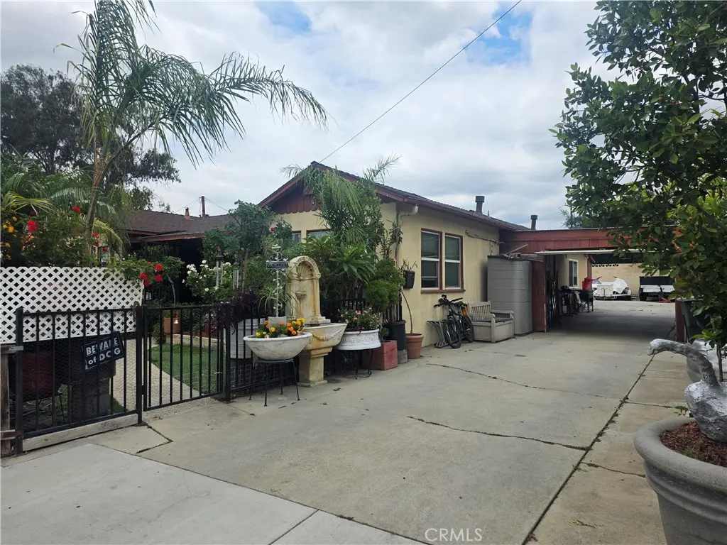 322 W Phillips, Ontario, CA — listing photo 1