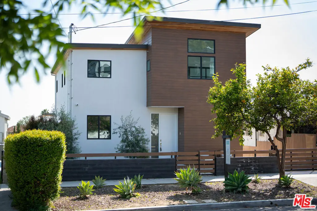 Single Family Residence for rent at 2512 Berkeley Avenue, Los Angeles, CA featuring 4 beds and 4 baths