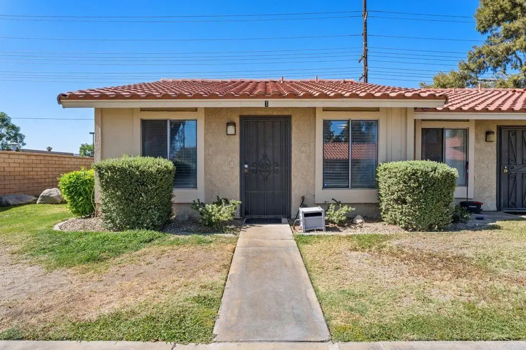 Condominium for sale at 82567 Avenue 48 1, Indio, CA featuring 2 beds and 1 bath