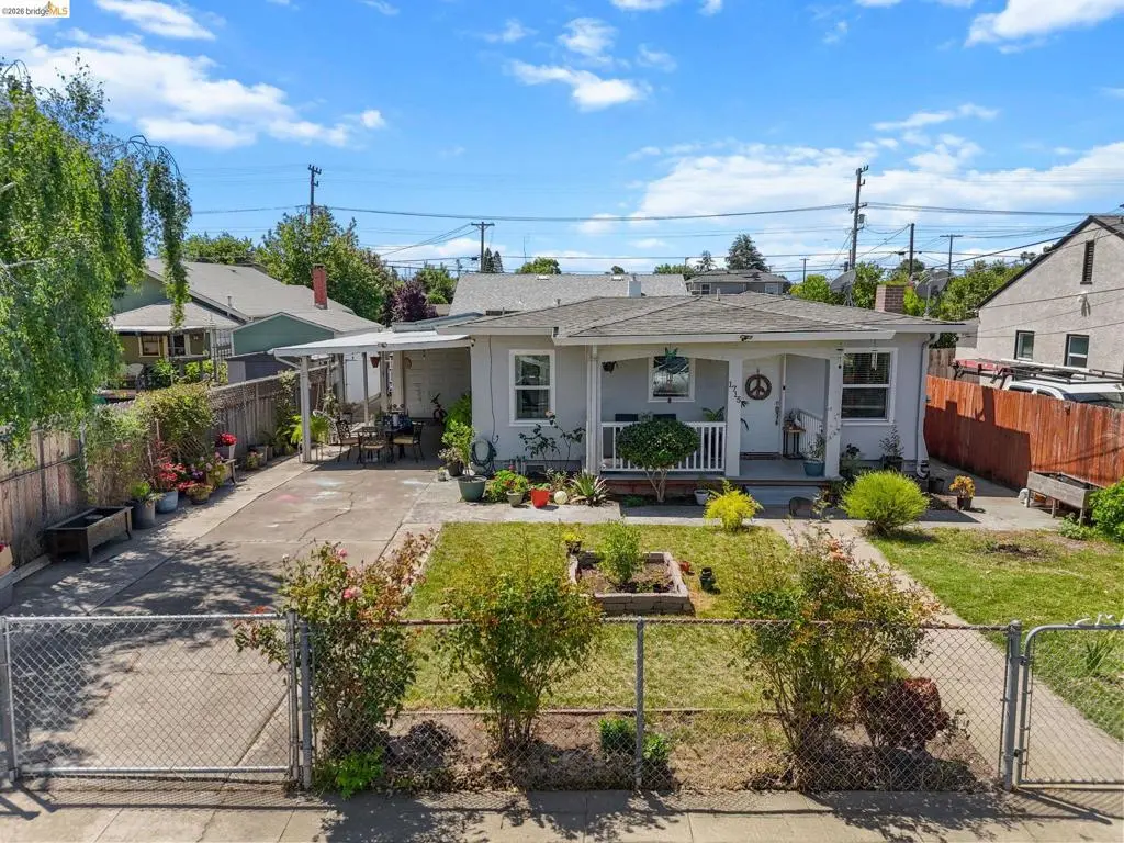 Single Family Residence for sale at 1715 Ohio St, Vallejo, CA featuring 2 beds and 1 bath