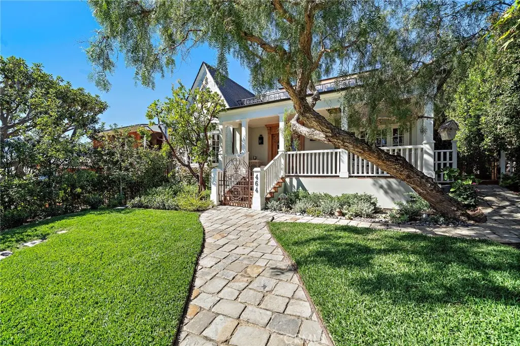 Single Family Residence for rent at 464 Holly, Laguna Beach, CA featuring 4 beds and 4 baths