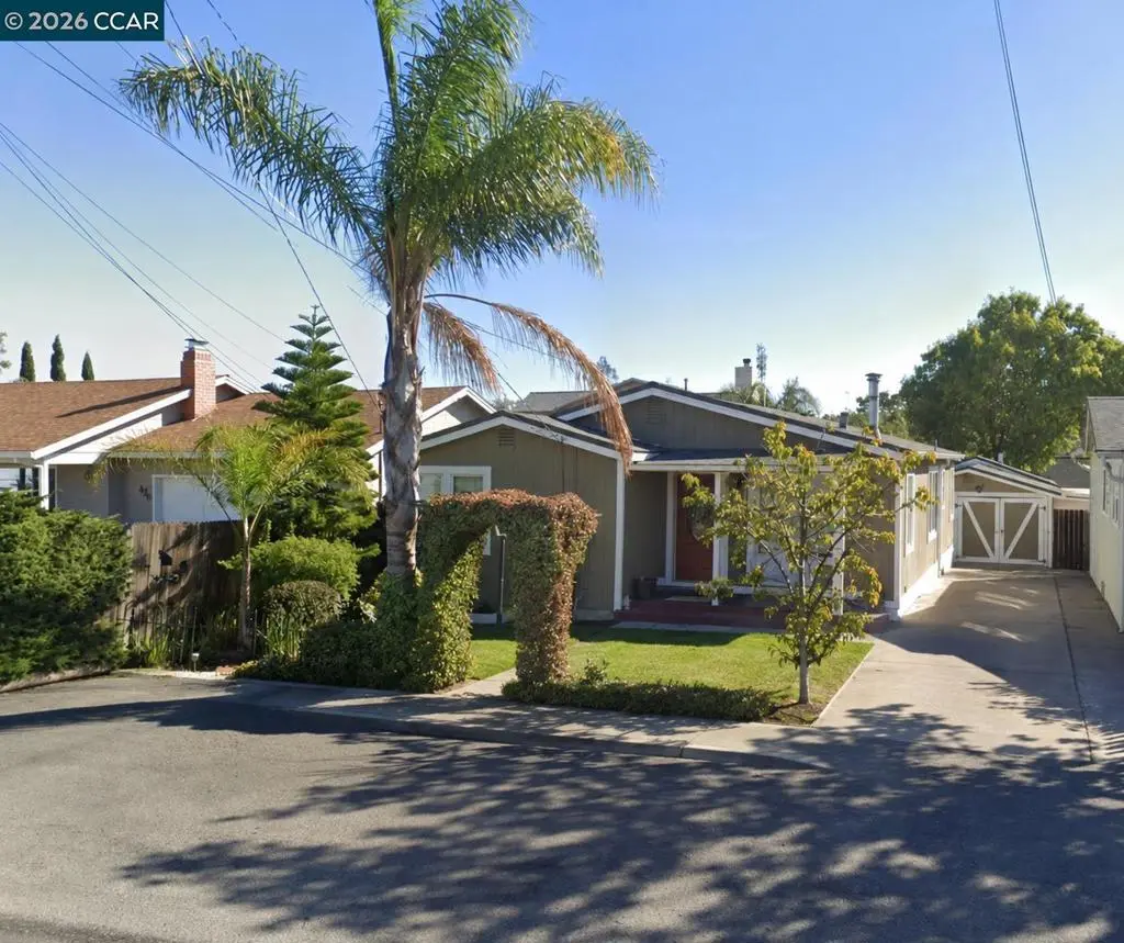 Single Family Residence for rent at 916 Veale Ave, Martinez, CA featuring 3 beds and 2 baths